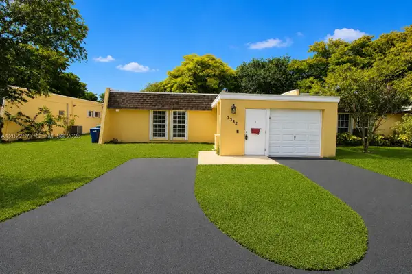 7332 Bay Hill Dr, Hialeah, FL 33015