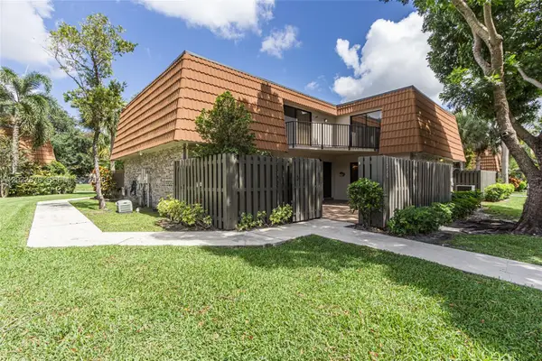 1530 W Harmony Lake Cir, Davie, FL 33324