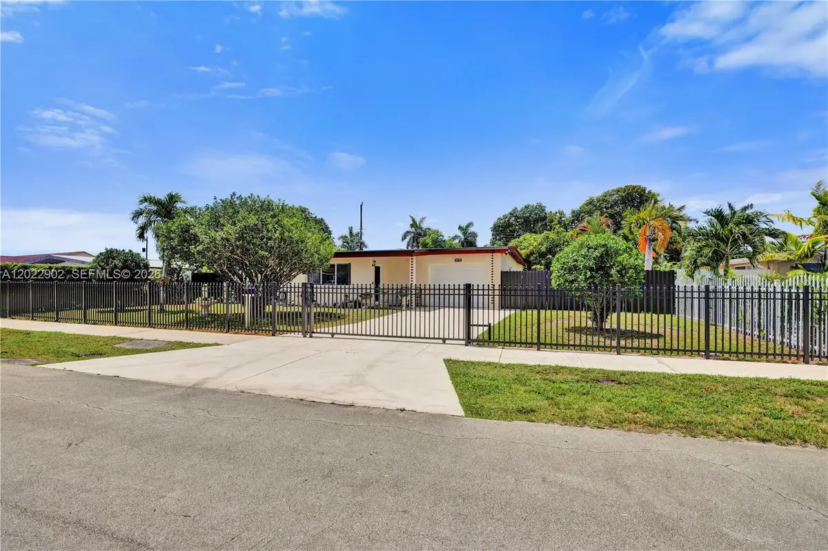 10730 SW 47th St, Miami, FL 33165 - #1