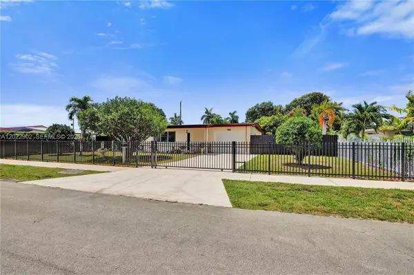 10730 SW 47th St, Miami, FL 33165