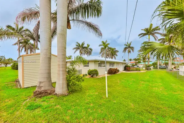 450 Bayshore Dr, Cape Coral, FL 33904