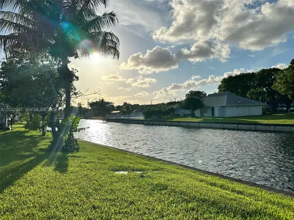 8309 NW 59th Pl, Tamarac, FL 33321