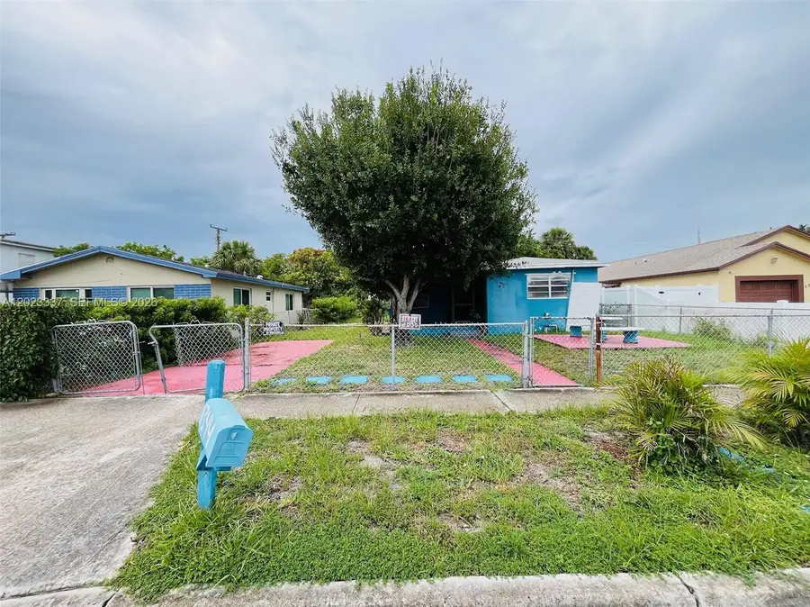 1344 W 10th St, Riviera Beach, FL 33404 - #2