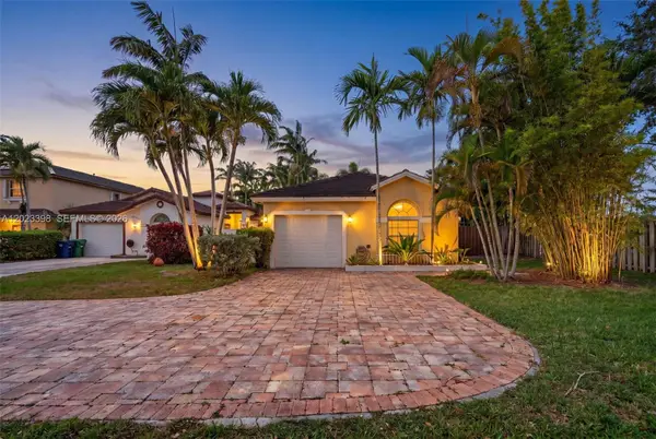 14421 SW 155th Pl, Miami, FL 33196