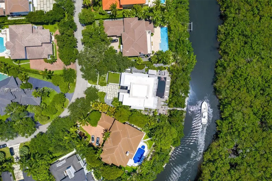 132 Paloma Dr, Coral Gables, FL 33143 - #2