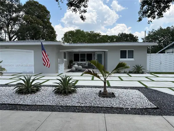 74 ter N 74 Ter, Hollywood, FL 33024