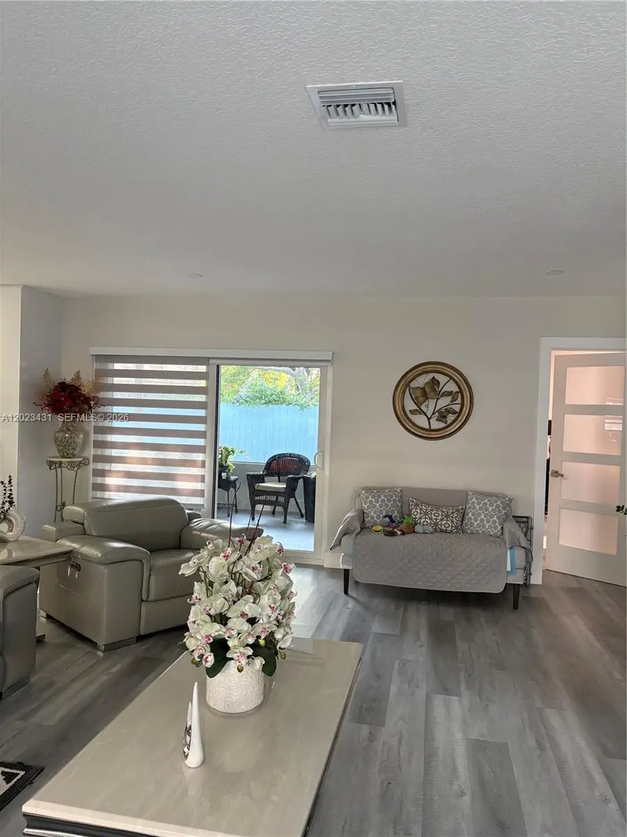 74 ter N 74 Ter, Hollywood, FL 33024 - #3