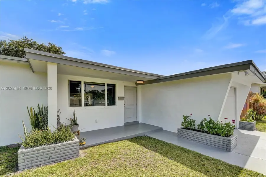 3234 Roosevelt St, Hollywood, FL 33021 - #2