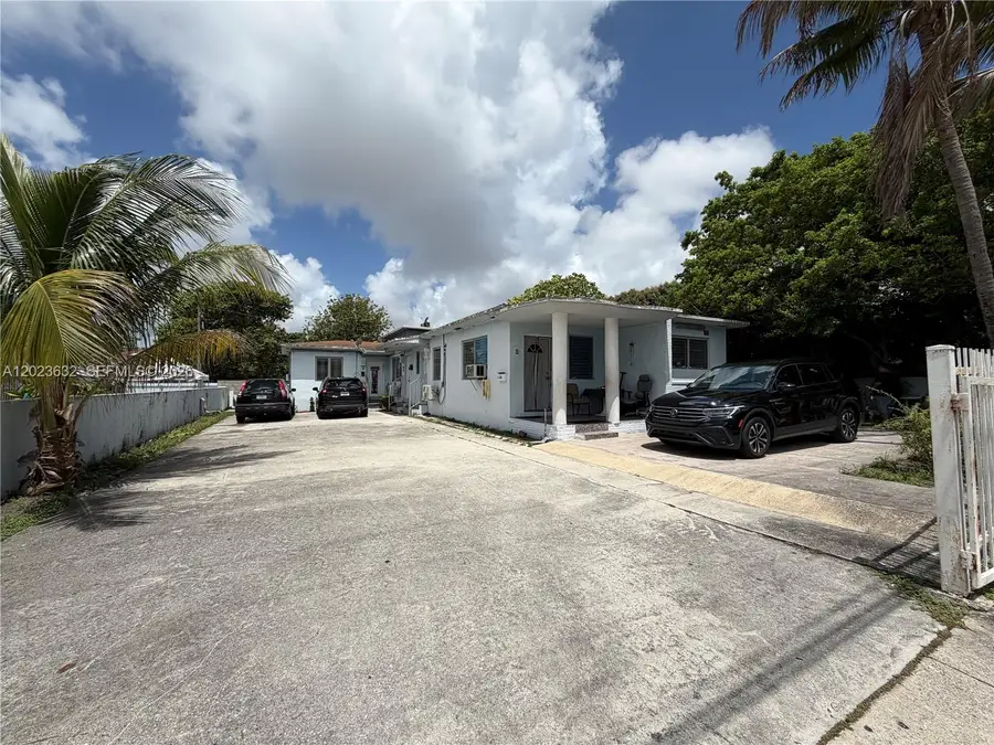 130 NW 16th Ave, Miami, FL 33125 - #2