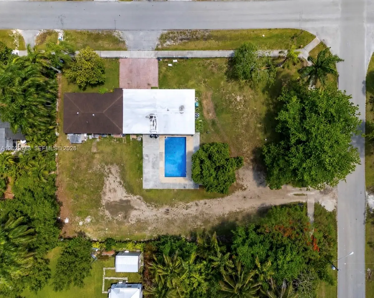 329 NW 13th St, Homestead, FL 33030 - #1