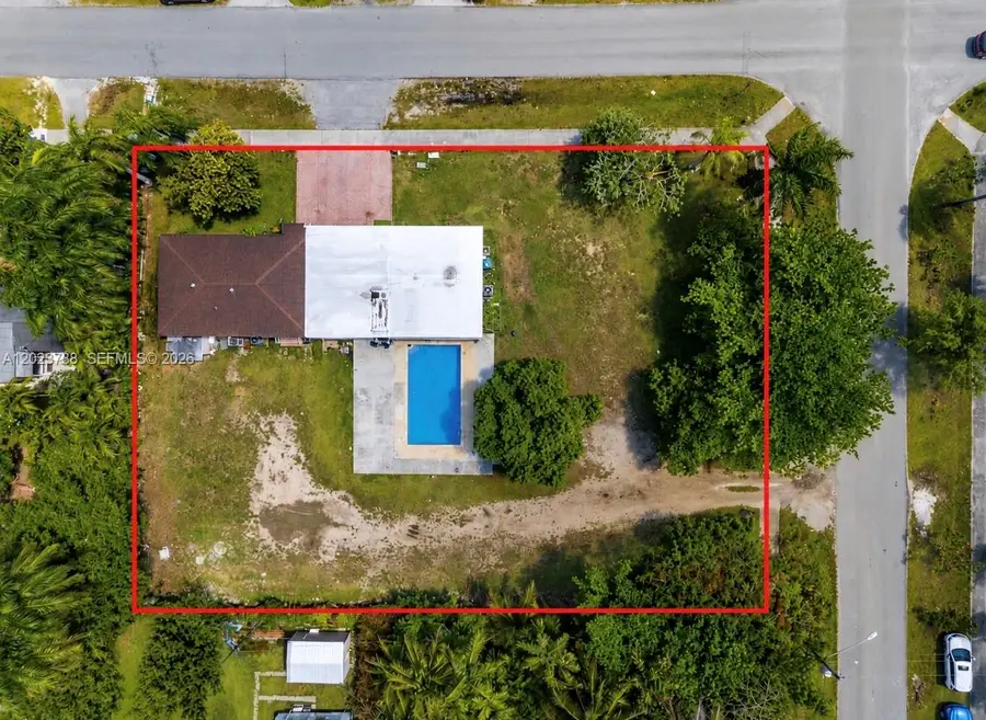 329 NW 13th St, Homestead, FL 33030 - #2