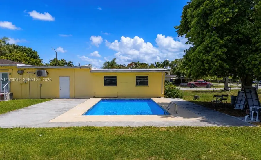 329 NW 13th St, Homestead, FL 33030 - #3