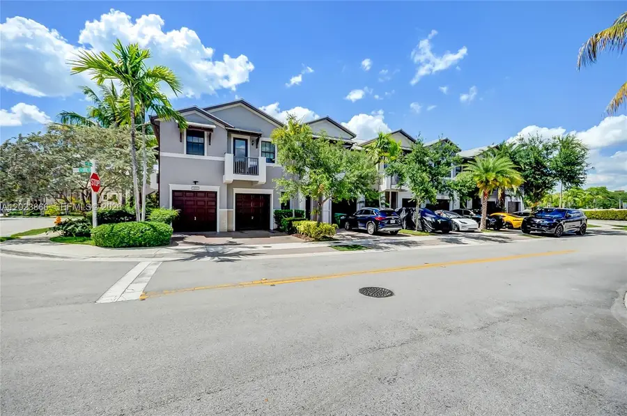 5820 NW 104th Ct, Doral, FL 33178 - #2