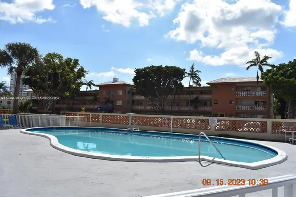 11840 NE 19th Dr #14, North Miami, FL 33181