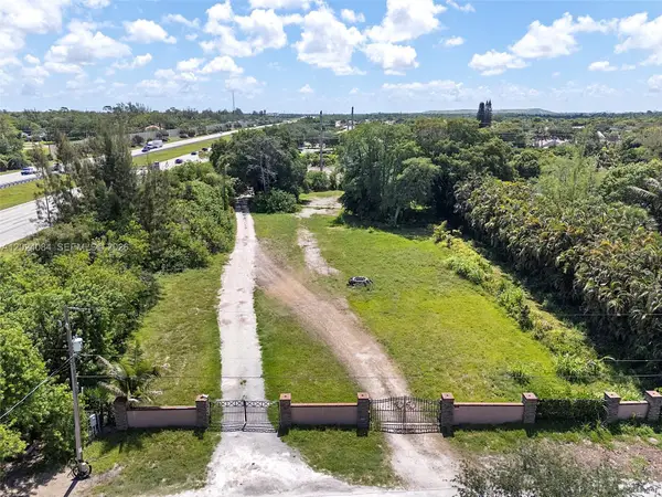 5680 Pinetree Rd, Parkland, FL 33067