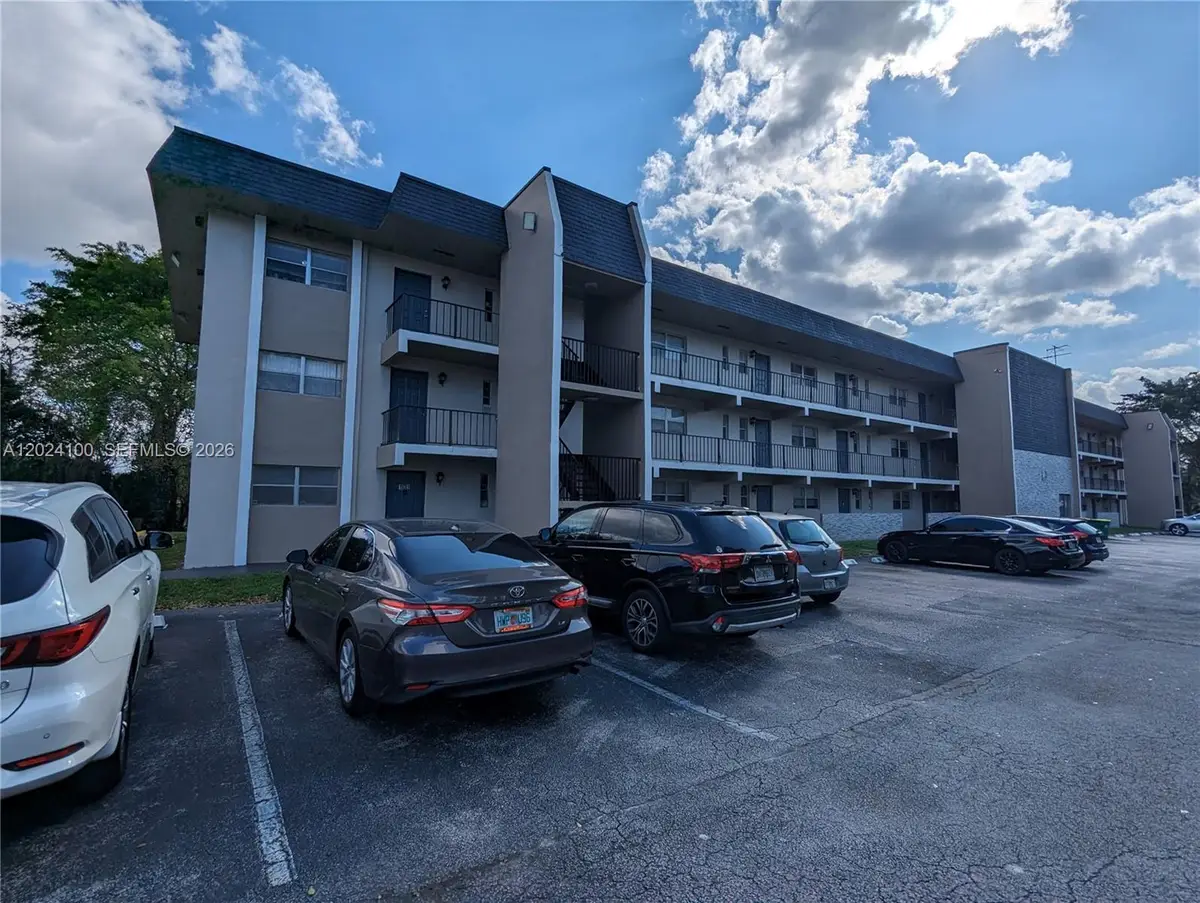 8020 Fairview Dr #301, Tamarac, FL 33321 - #1