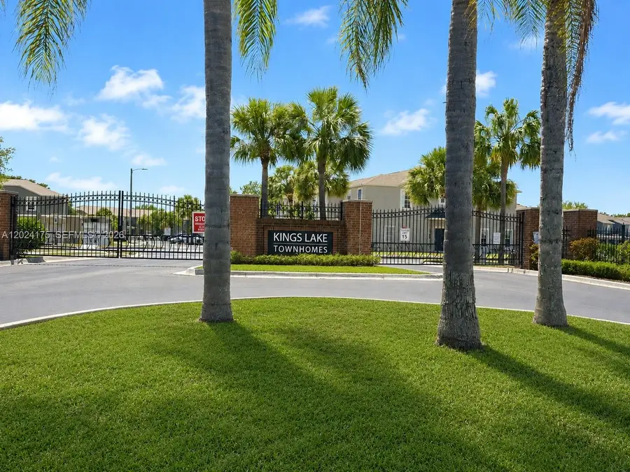 12966 Kings Crossing Dr, Gibsonton, FL 33534 - #2