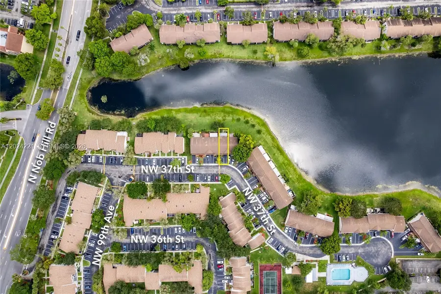 9803 NW 37th St, Sunrise, FL 33351 - #2