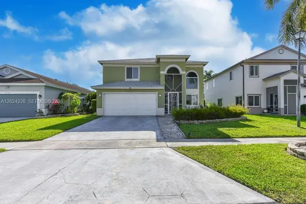 6256 Lansdowne Cir, Boynton Beach, FL 33472