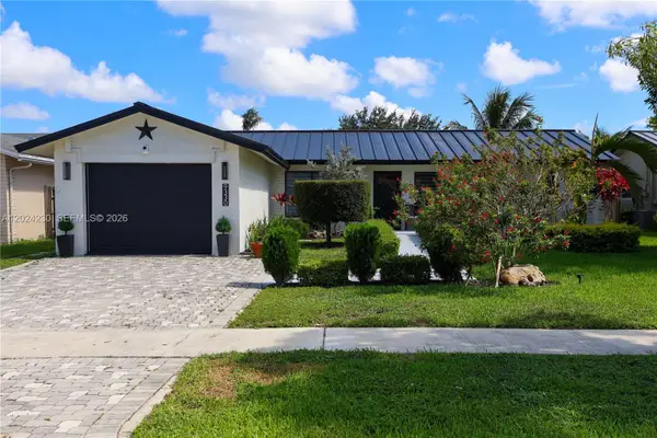 9330 NW 43rd St, Sunrise, FL 33351