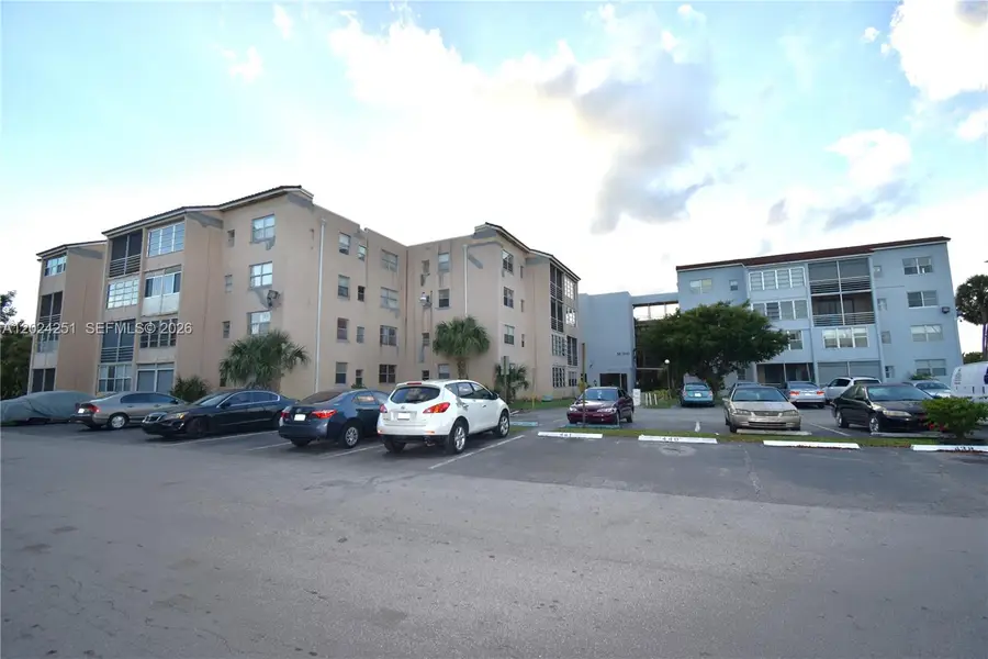 2850 Somerset Dr #414L, Lauderdale Lakes, FL 33311 - #2