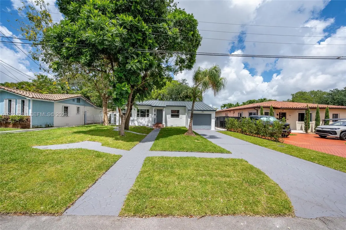 264 Navajo St, Miami Springs, FL 33166 - #1