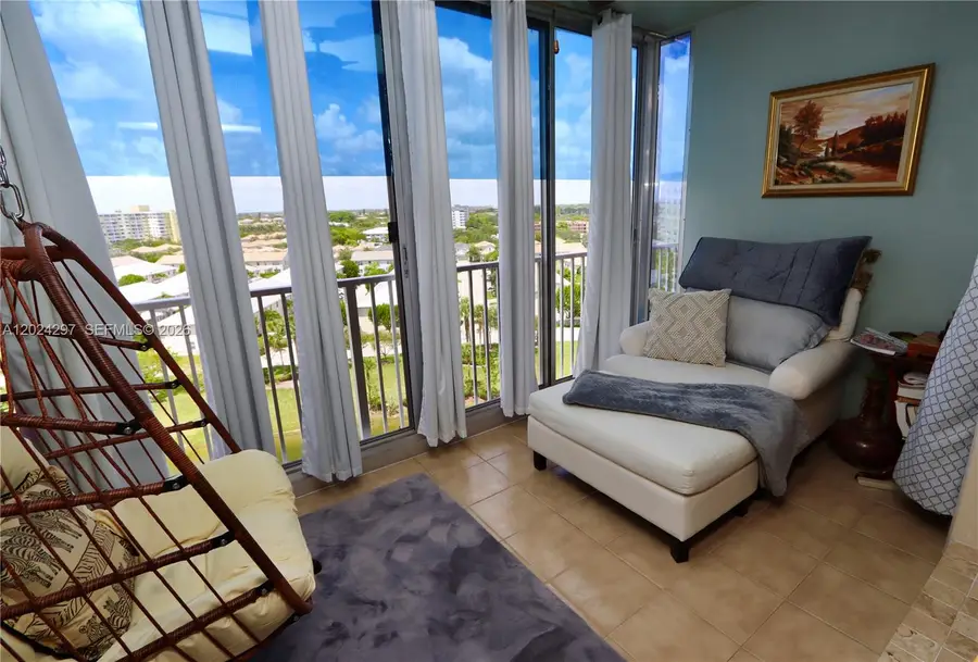 3850 Washington St #1010, Hollywood, FL 33021 - #2