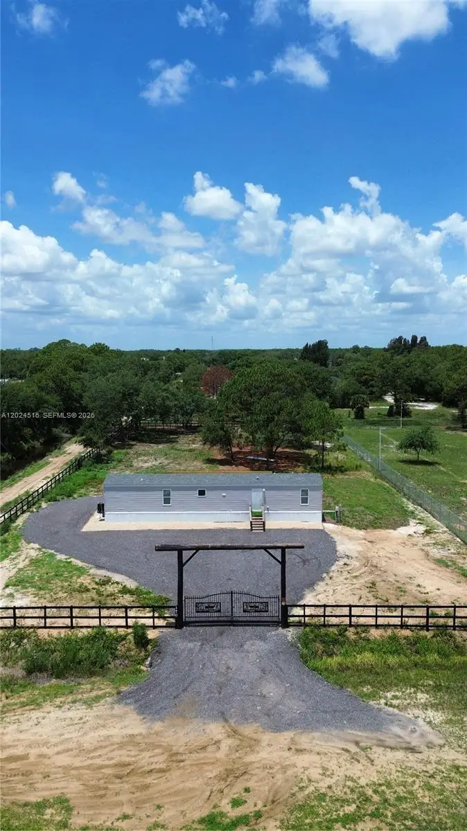 170 S Jinete St, Clewiston, FL 33440 - #1