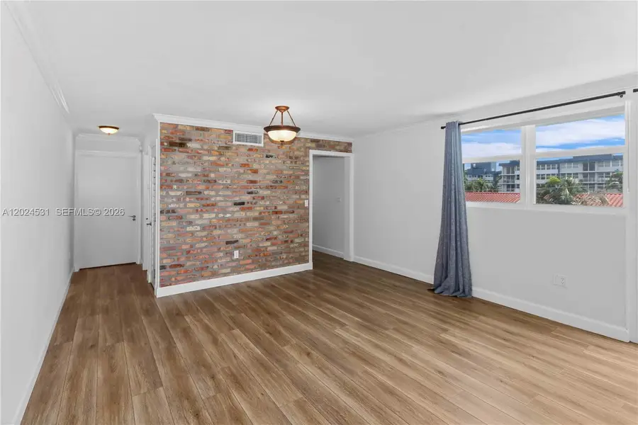 16518 NE 26th Ave #405, North Miami Beach, FL 33160 - #3