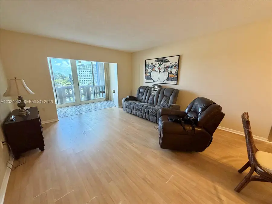 4001 Hillcrest Dr #609, Hollywood, FL 33021 - #3