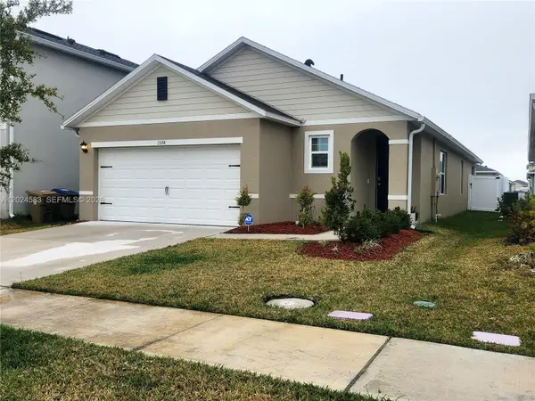 1598 Bull Hill Rd, Kissimmee, FL 34744