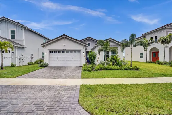 5444 Pecan Dr, Westlake, FL 33470