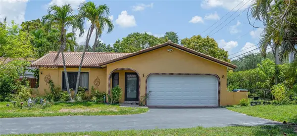 2315 NW 98th Ter, Coral Springs, FL 33065