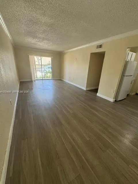 525 W 69th St #101, Hialeah, FL 33014 - #3