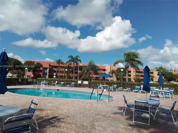 9581 Sunrise Lakes Blvd #202, Sunrise, FL 33322