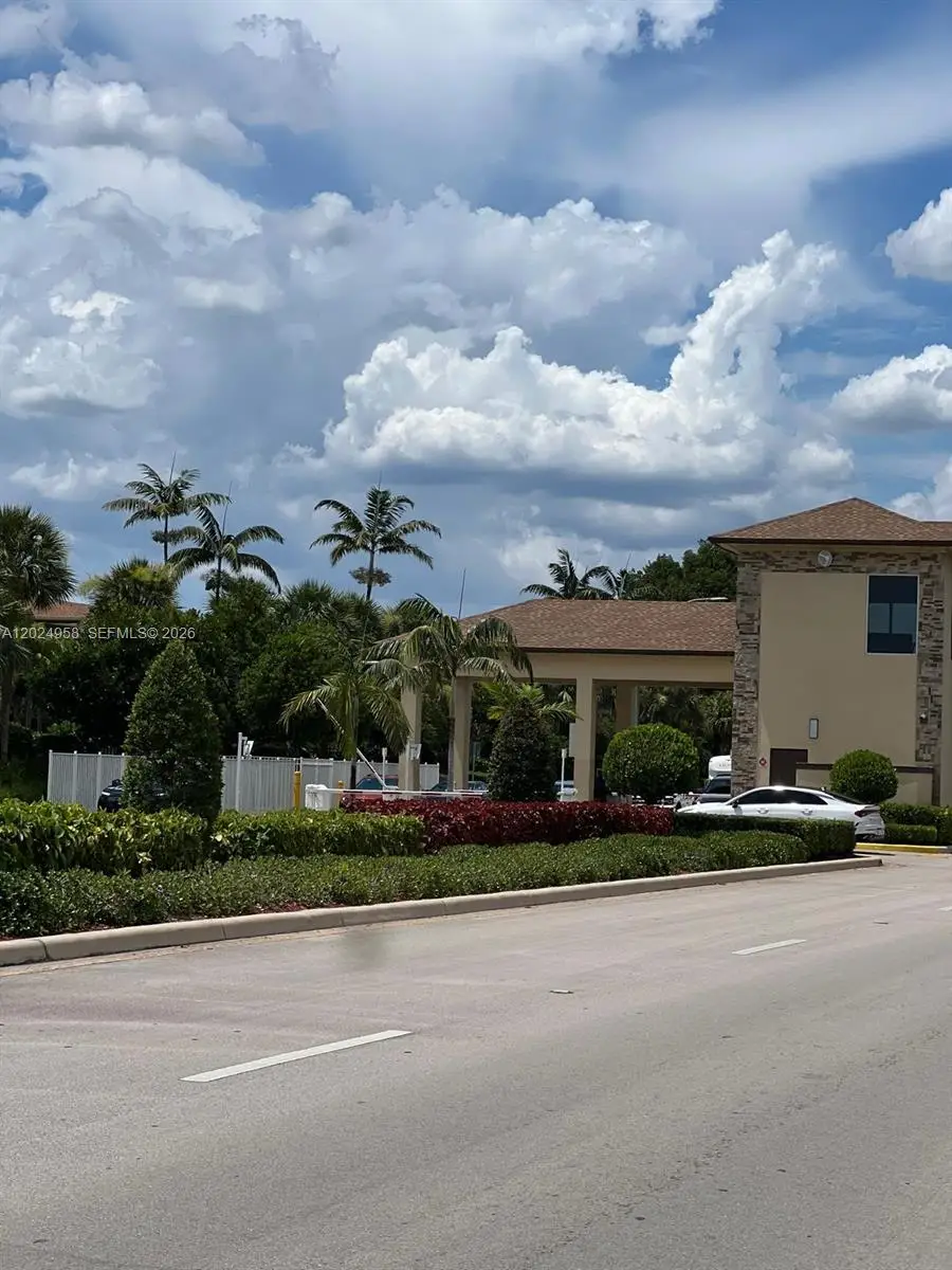 1400 SW 124th Ter #109Q, Pembroke Pines, FL 33027 - #2