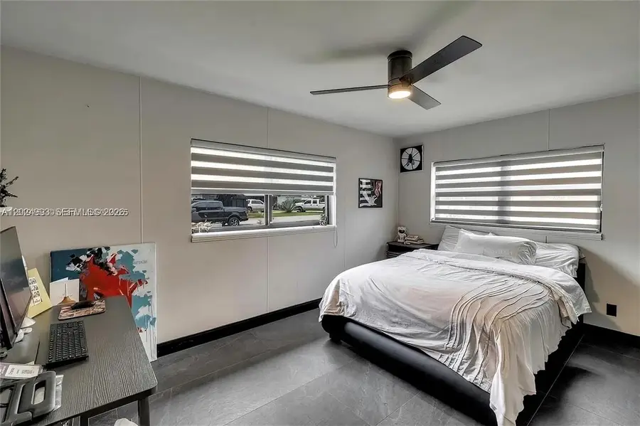 530 NW 39th St, Oakland Park, FL 33309 - #3