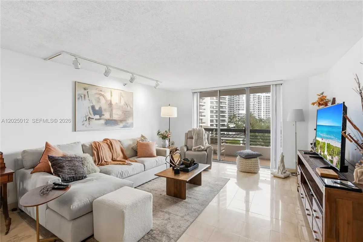 19195 NE 36th Ct #502, Aventura, FL 33180 - #1