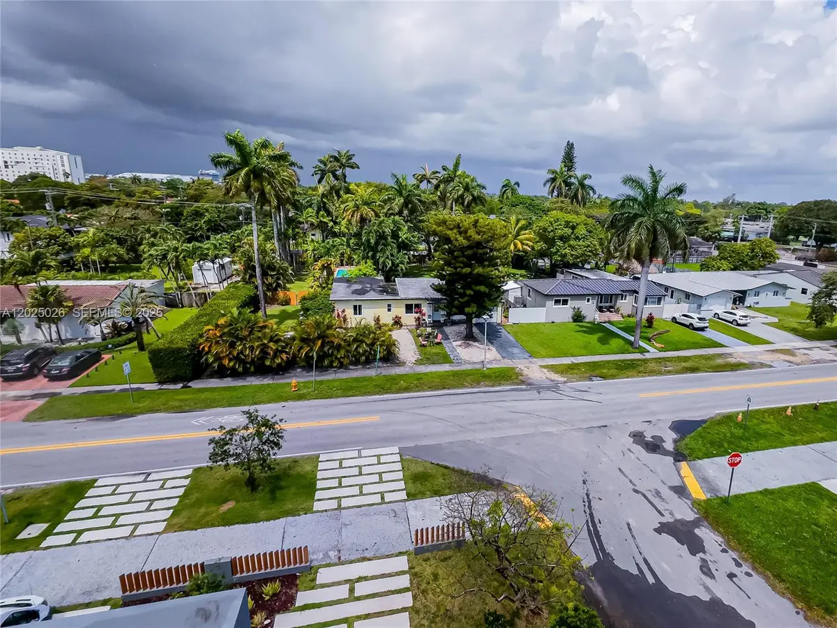 548 East Dr, Miami Springs, FL 33166 - #1