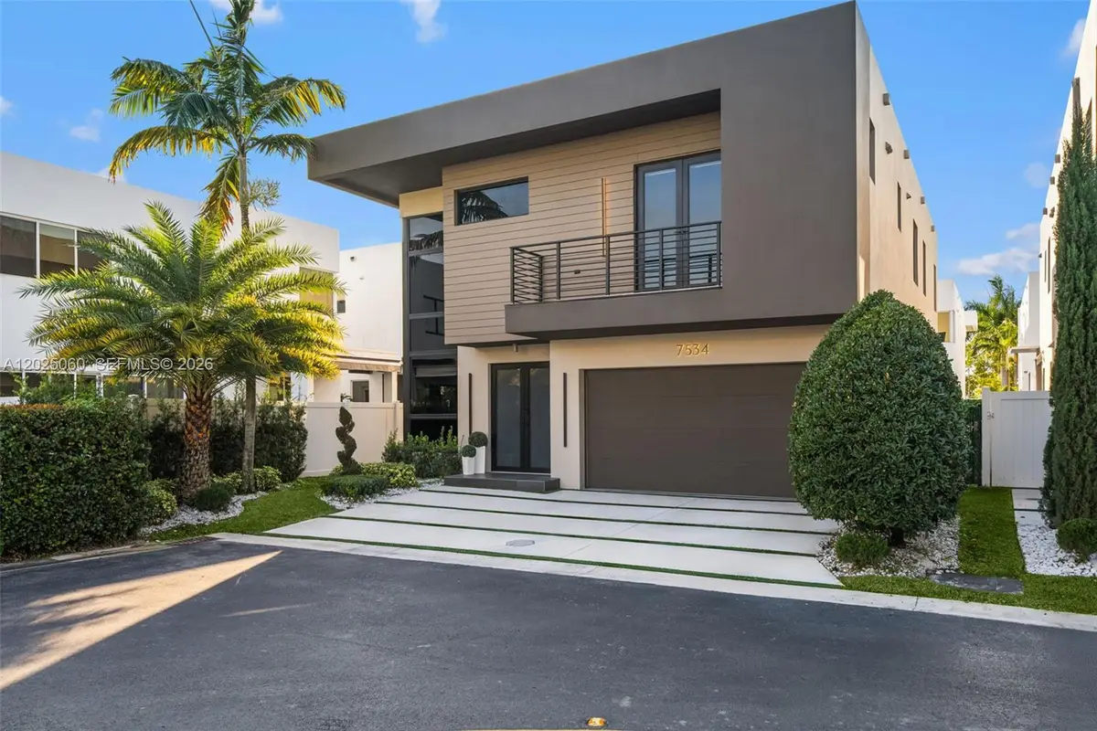 7534 NW 98th Ave, Doral, FL 33178 - #1