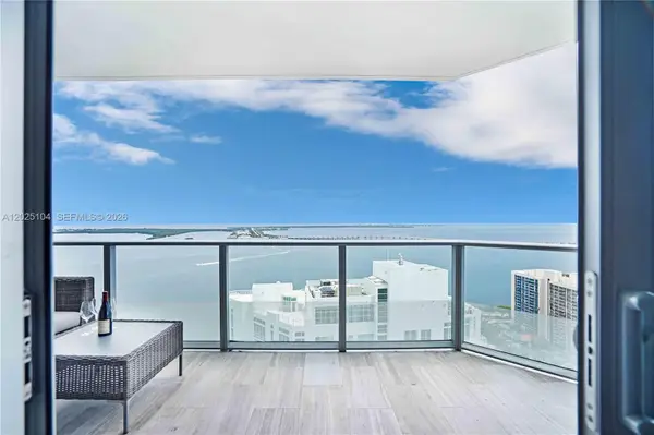 1300 Brickell Bay Dr #3402, Miami, FL 33131
