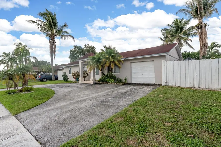 15042 SW 69th St, Miami, FL 33193 - #2