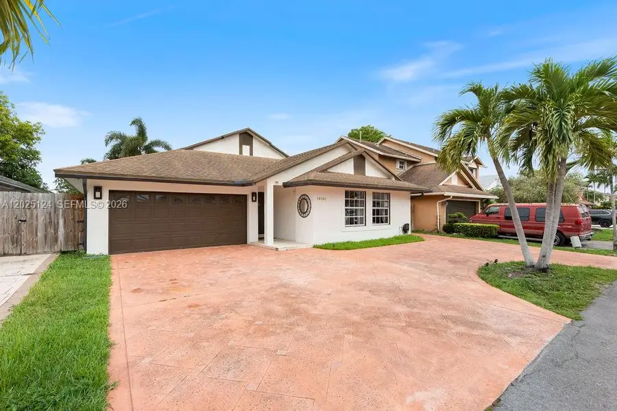 19080 NW 77th Ct, Hialeah, FL 33015 - #2