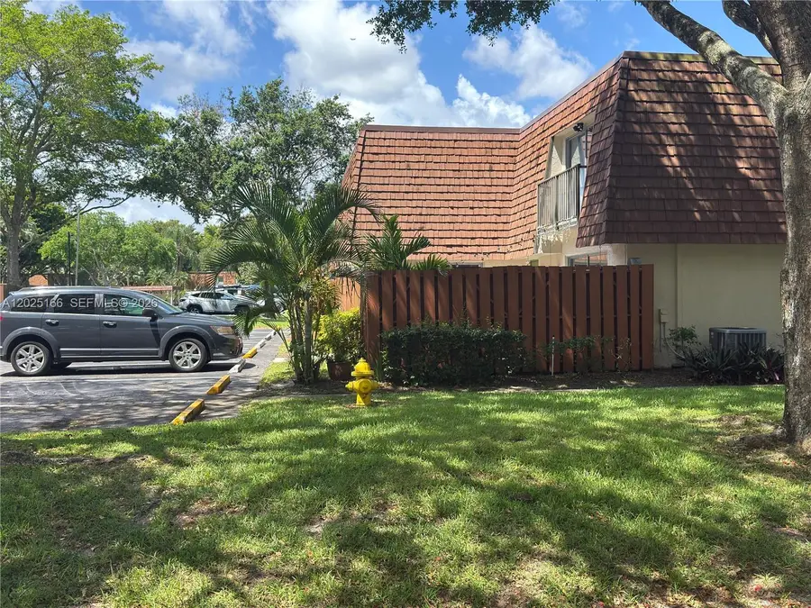 8901 Orange Grove Dr #D-24, Davie, FL 33324 - #3