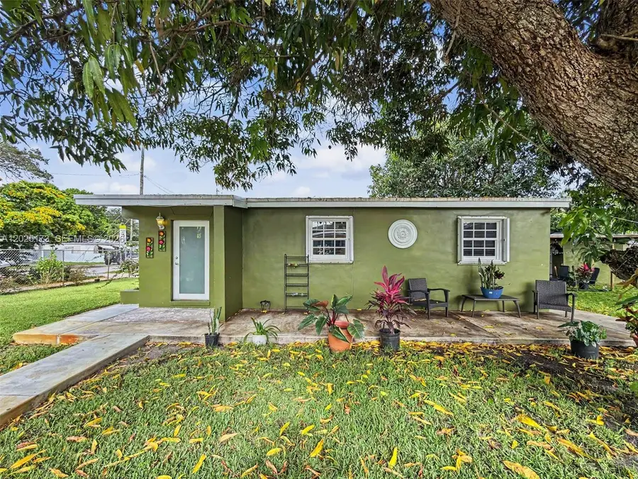 1901 NW 153rd St, Miami Gardens, FL 33054 - #2