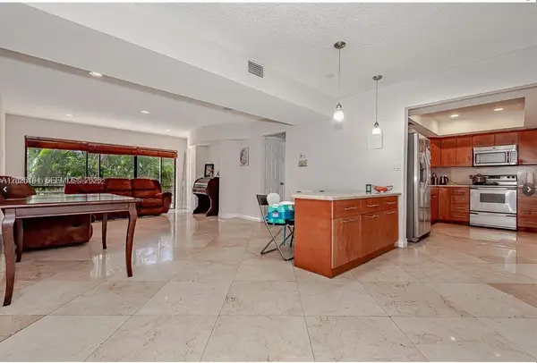 4000 N Hills Dr #29, Hollywood, FL 33021