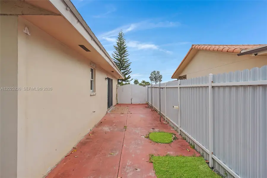 1201 SW 142nd Ave, Miami, FL 33184 - #2