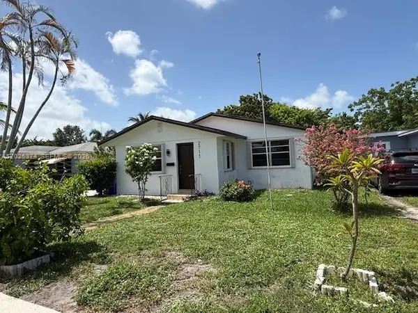 2711 Dewey St, Hollywood, FL 33020