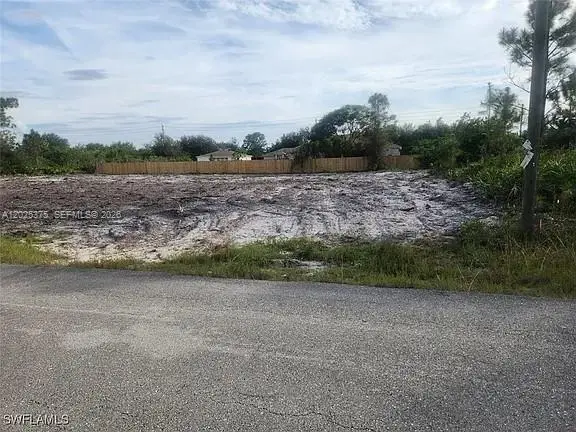 2513 43rd St W, Lehigh Acres, FL 33971
