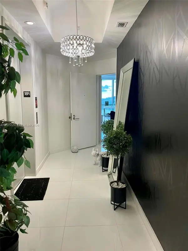 851 NE 1st Ave #1808, Miami, FL 33132
